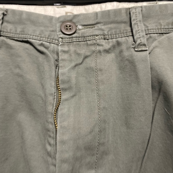 Shorts - Picture 2 of 4